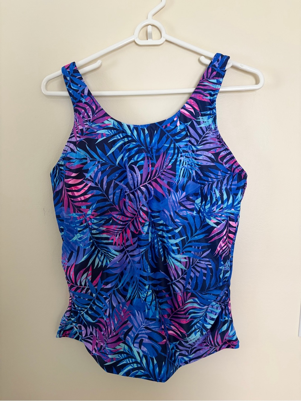 Aqua Eve bathing suit top. Size large.
